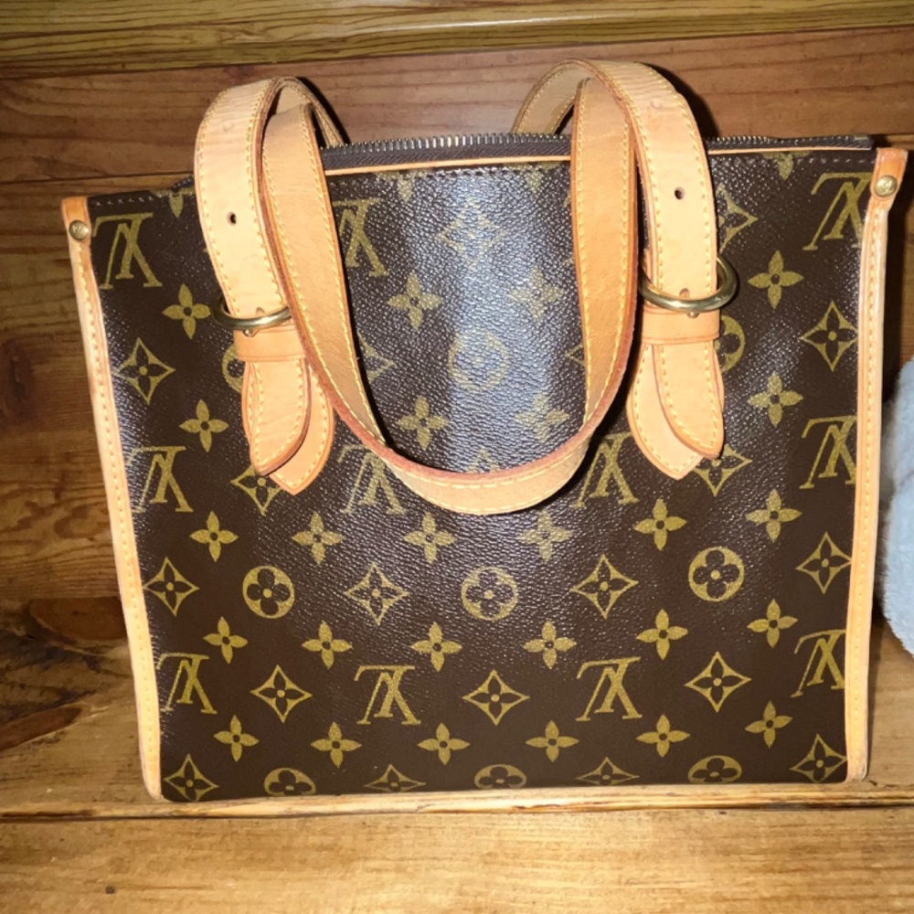 Louis Vuitton Purse - Picture 5 of 9